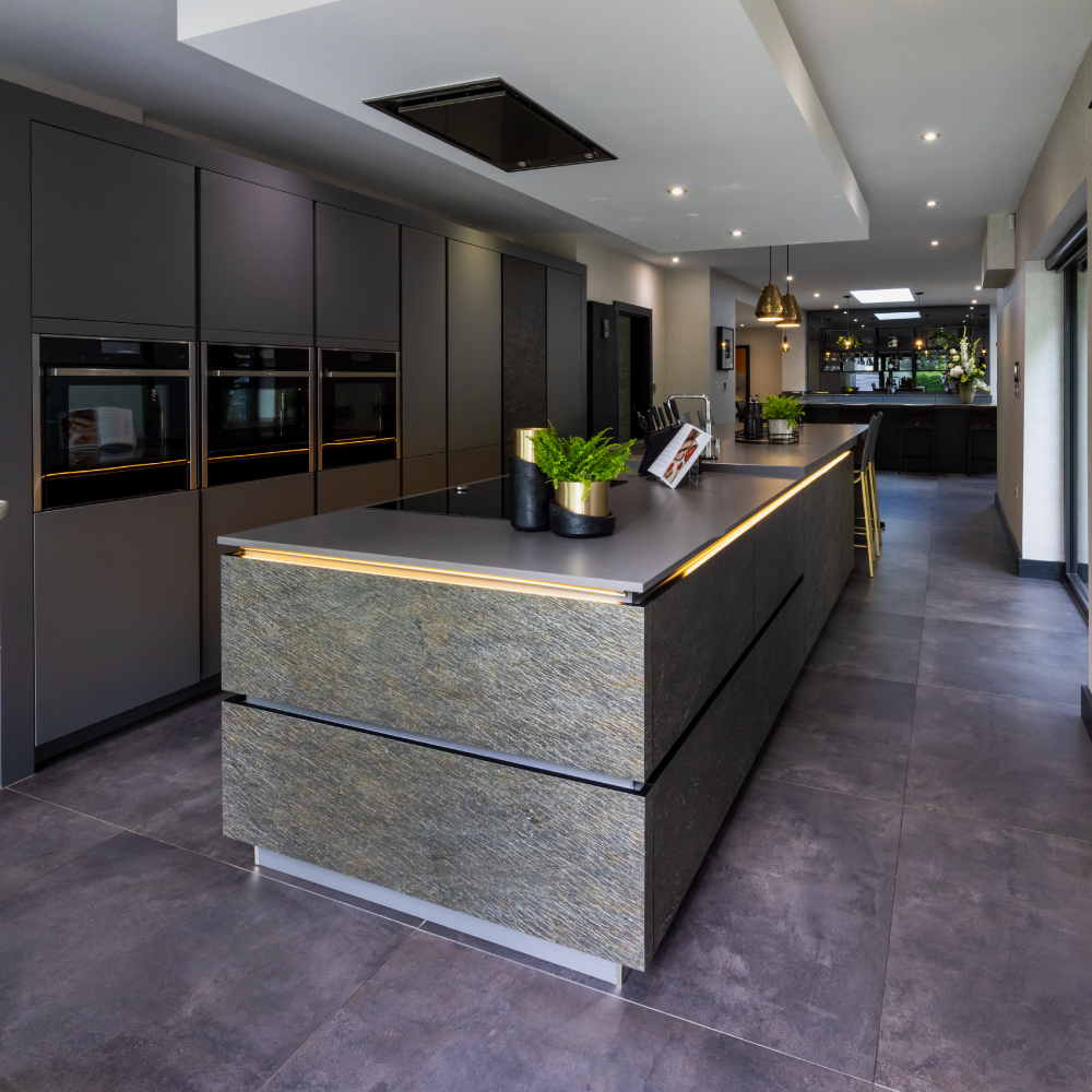 A new bar and entertainment area to complement a Kitchen Design Centre Kitchen