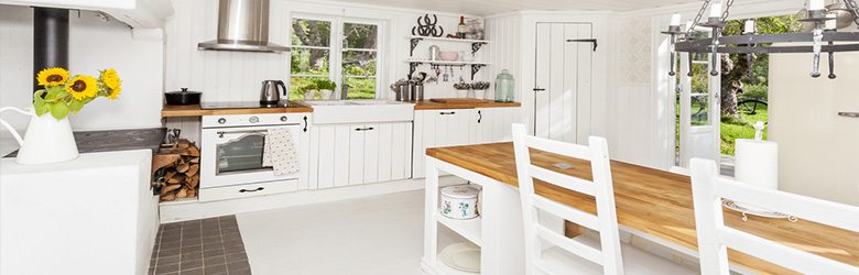 white cottage style kitchen