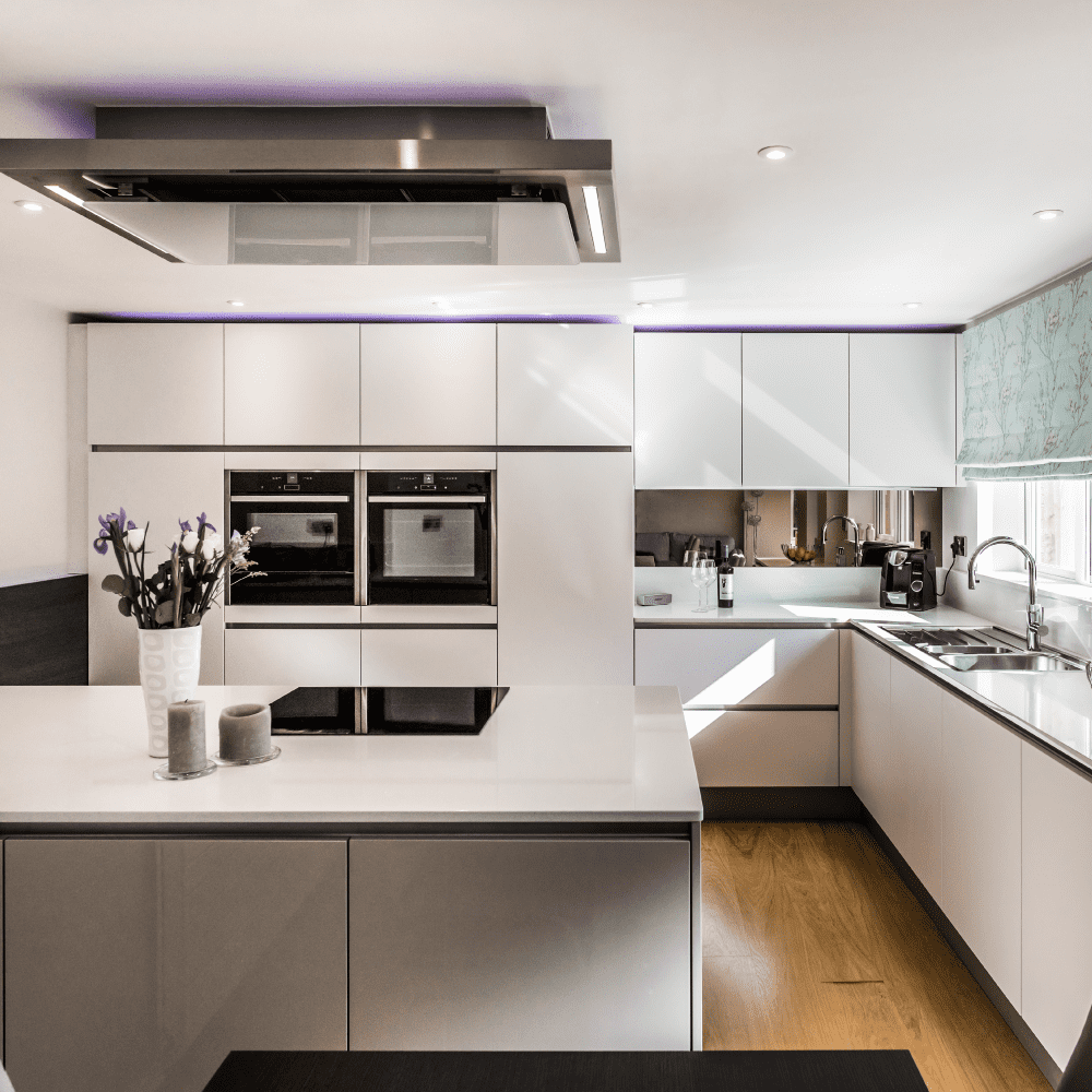 Turning an old fashioned ‘U’ shaped kitchen in to a contemporary family space